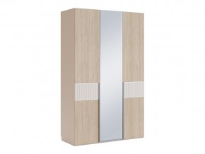 Шкаф трехдверный с зеркалом Беатрис мод.8 и мод.10.4 в Карабаше - karabash.mebel74.com | фото 1